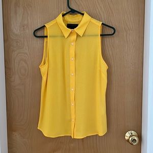 Women’s Classic fit button down blouse